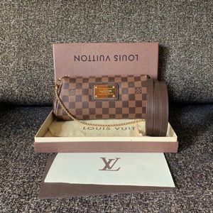 Louis Vuitton Damier Ebebe Eva clutch.